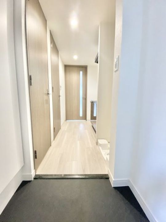 ファステート大阪EASTパーレスの玄関