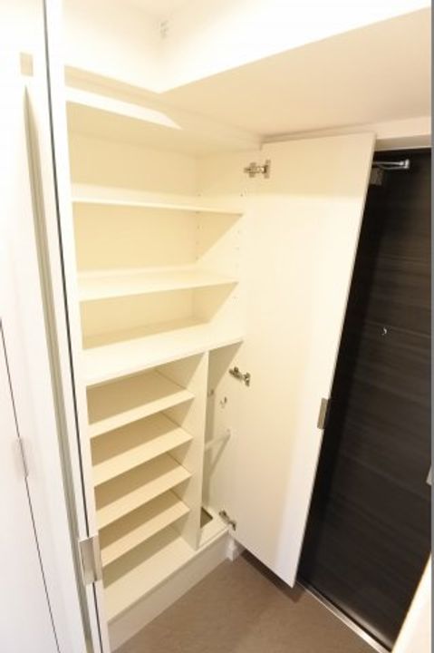 アドバンス大阪ヴェンティの玄関