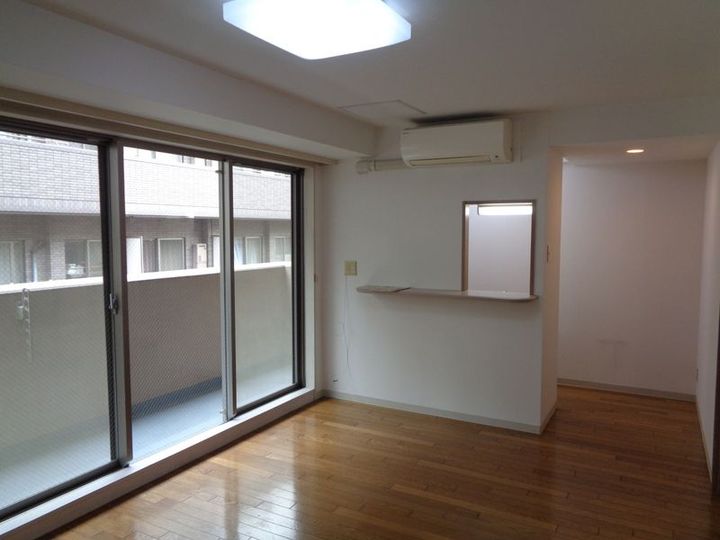 三番町天竹ビルの居間