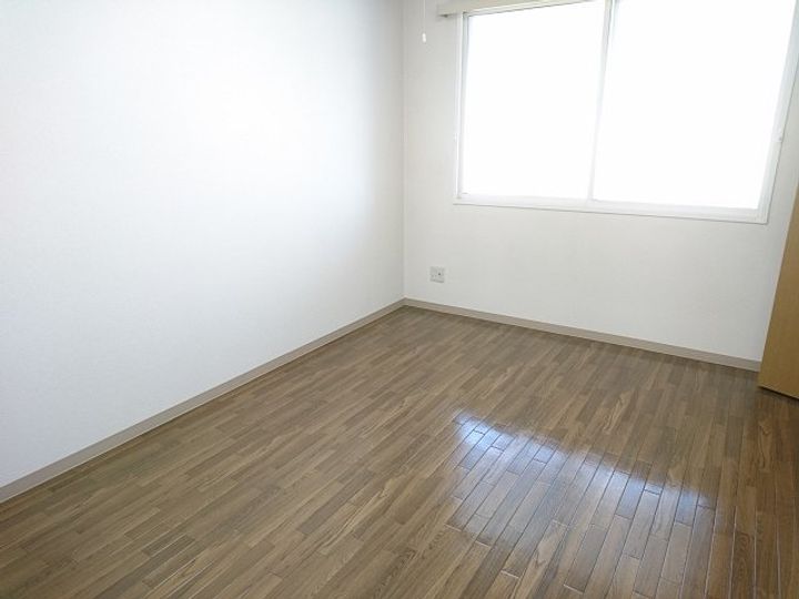 サンブライトハイツⅣ402の寝室