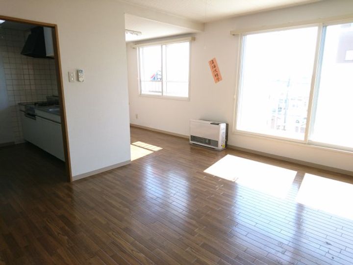 サンブライトハイツⅣ402の居間