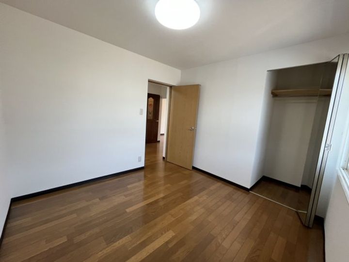 ピュアライフ林原1-Aの寝室