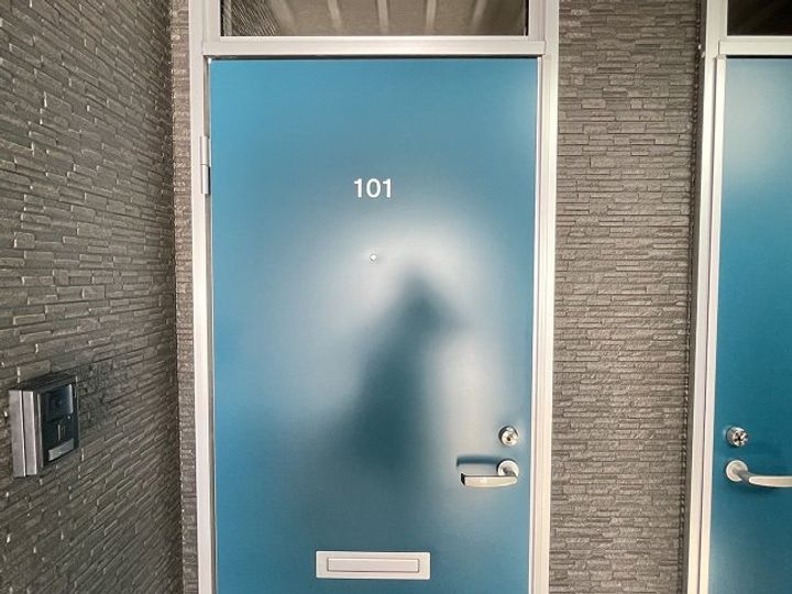 ORKA(オルカ)101の玄関