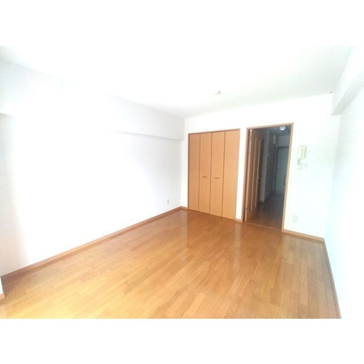 ニセンポストアイル105の内装