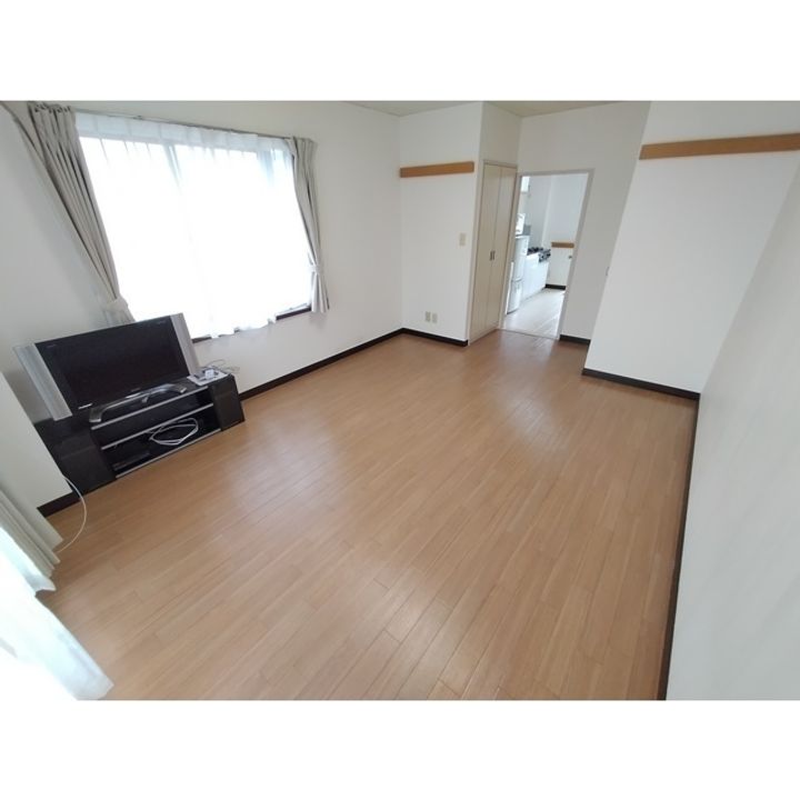 サンハイツ高宮208の居間