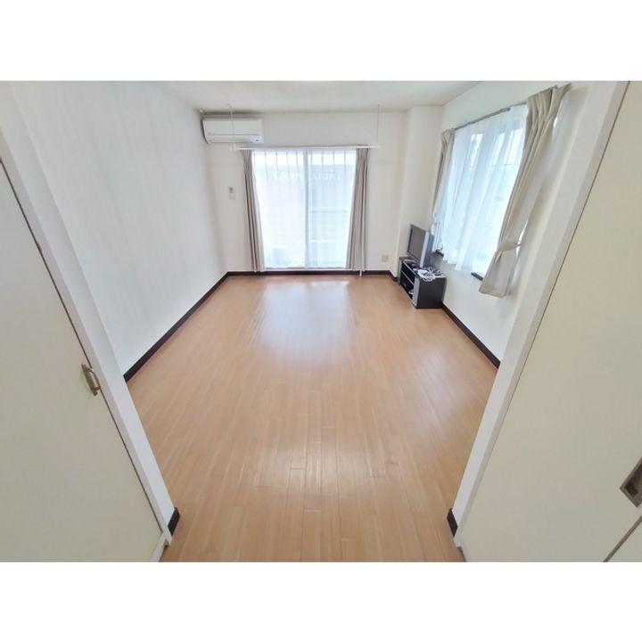 サンハイツ高宮208の居間