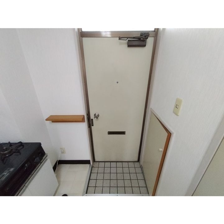 サンハイツ高宮208の玄関