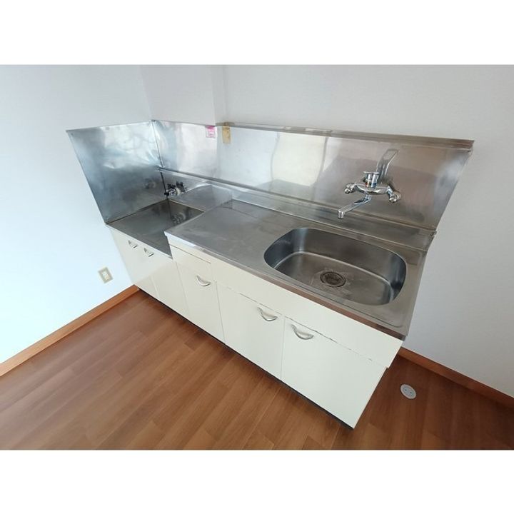 ホワイトパレス205のキッチン