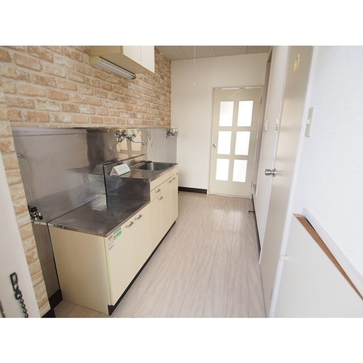 アップルズH棟112のキッチン