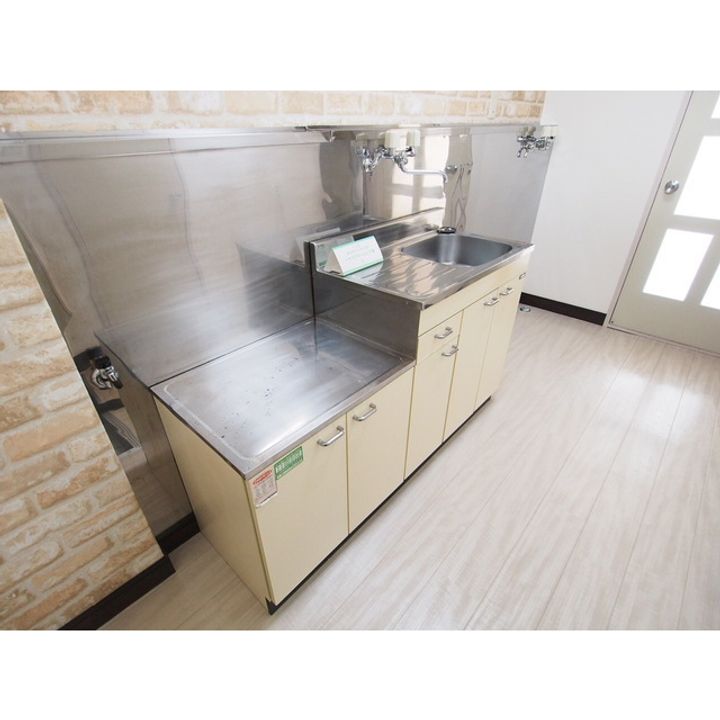 アップルズH棟201のキッチン