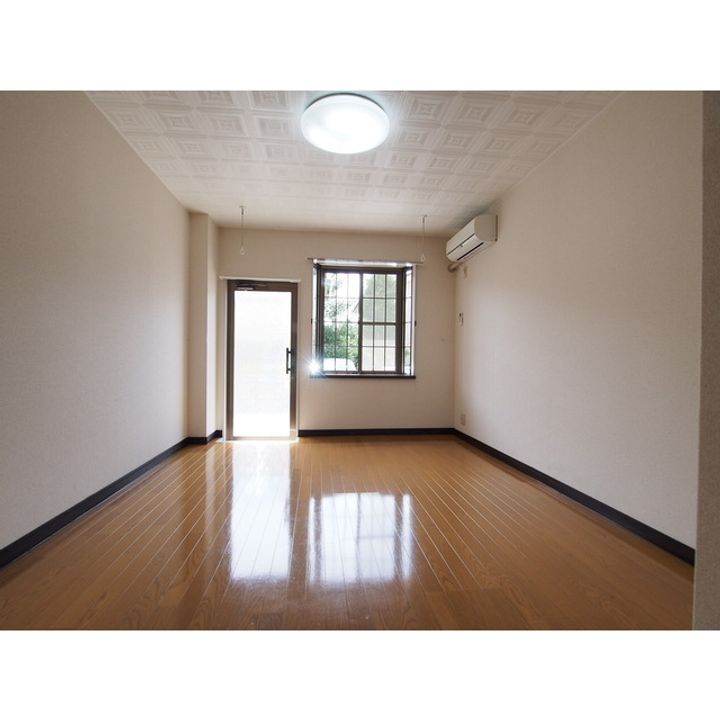 アップルズH棟201の居間