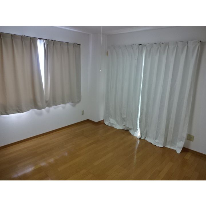 ひまわりハイツ102の居間