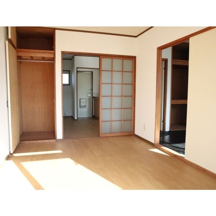 サンヒルズ202の居間