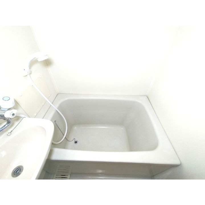 エルディム堰西201の風呂