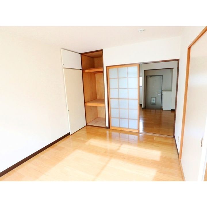 エルディムモモ101の居間