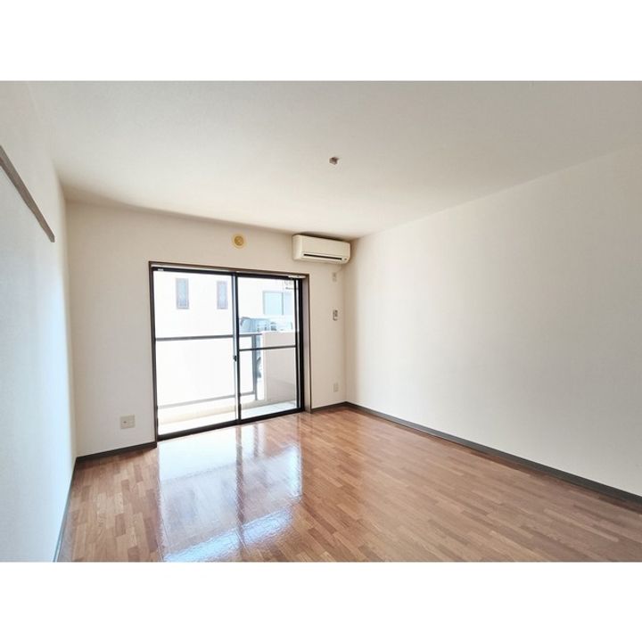 MKマンション105の居間