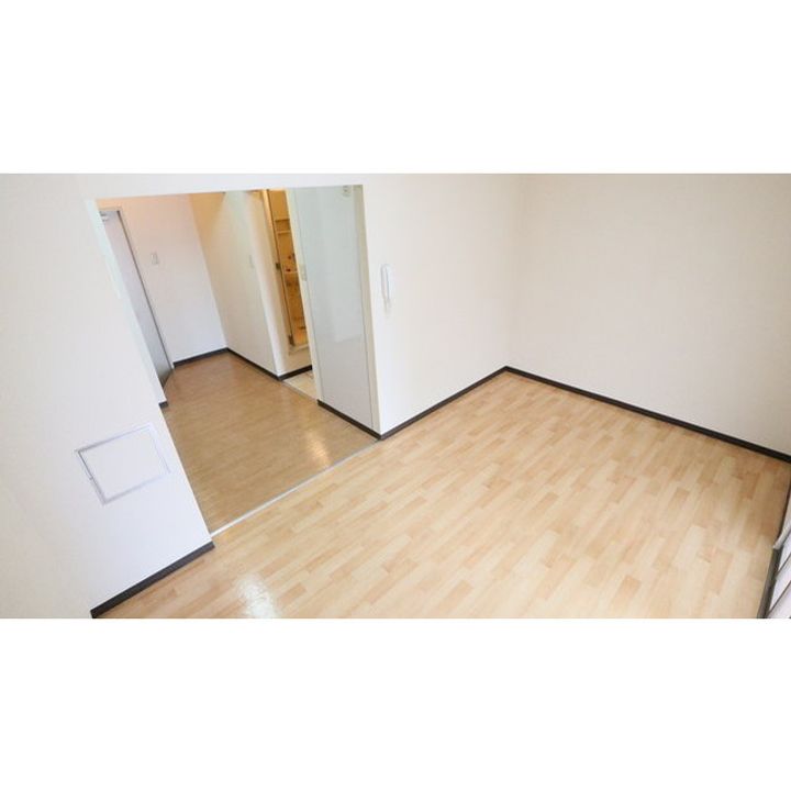 フレグランス上の原の居間