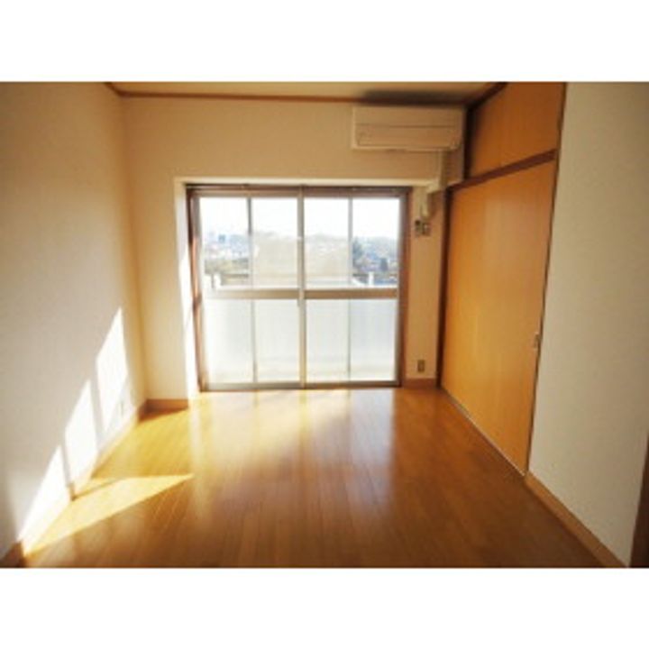 イワマアメニー405の居間