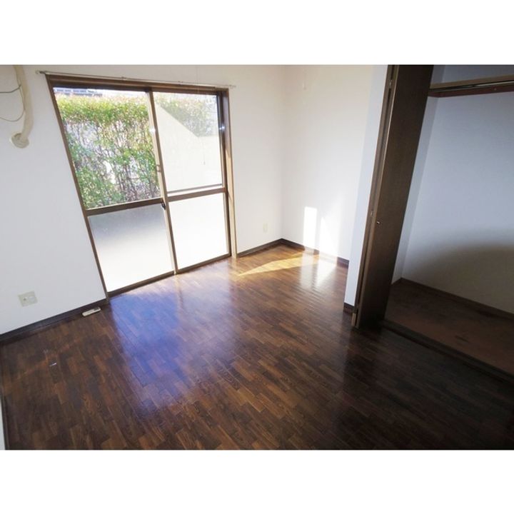 パインフィールド3号202の居間