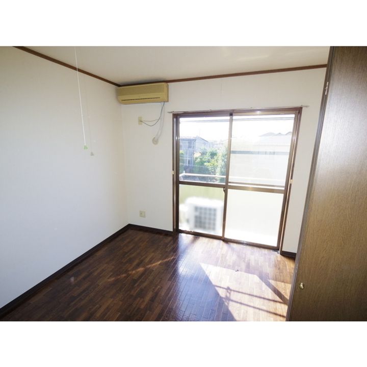 パインフィールド3号206の居間