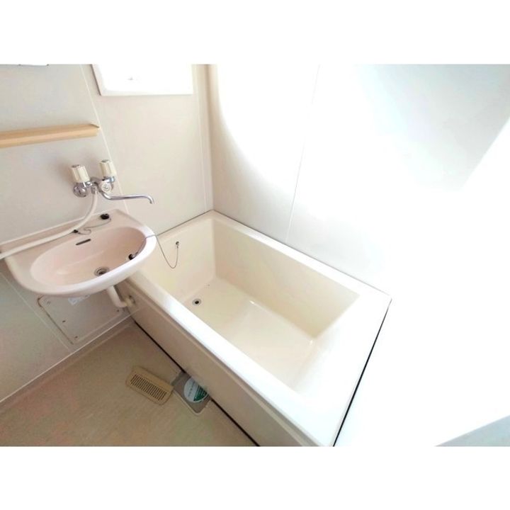 パレスアライ102の風呂