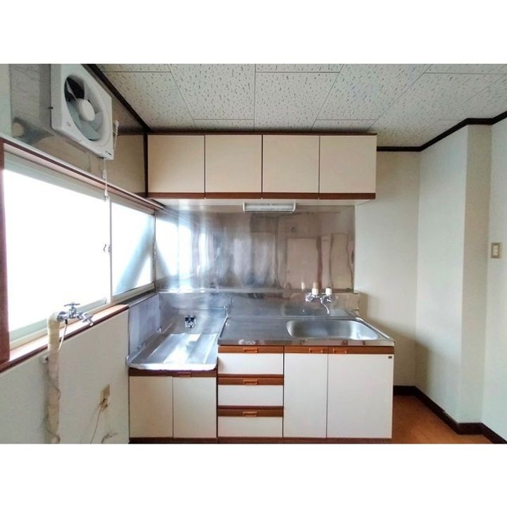 パレスアライ102のキッチン