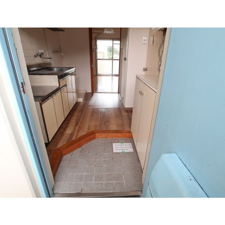 ハイツ柏木305の玄関