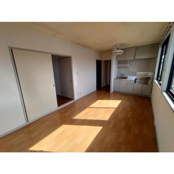 サンライフ西村の居間