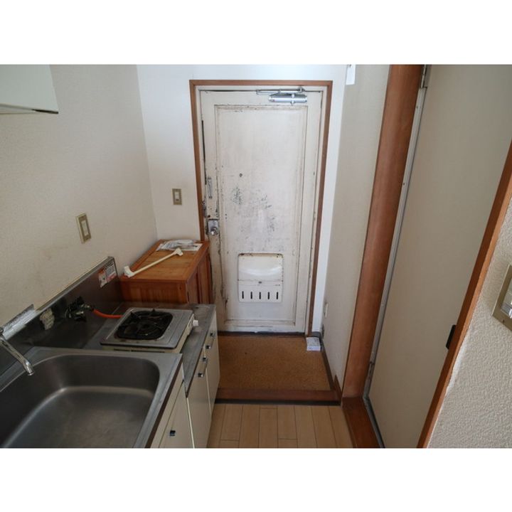 コーポ手塚203の玄関