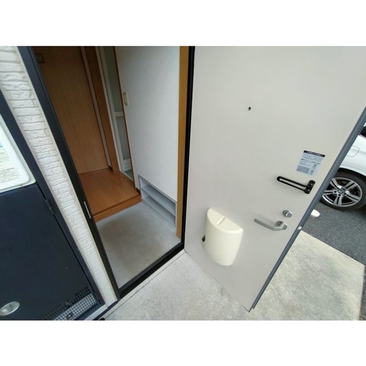 カーサマサキA棟105の玄関