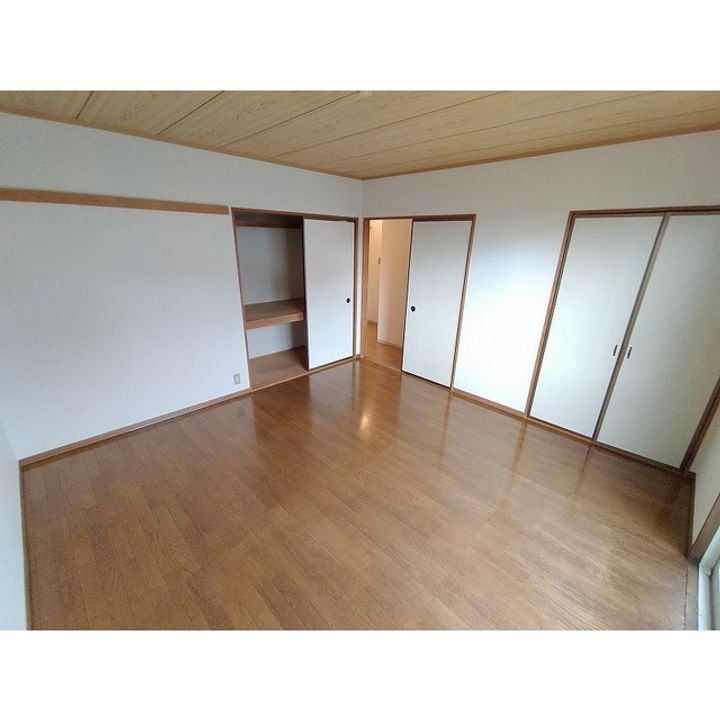 クレスト樹林 B棟103の居間