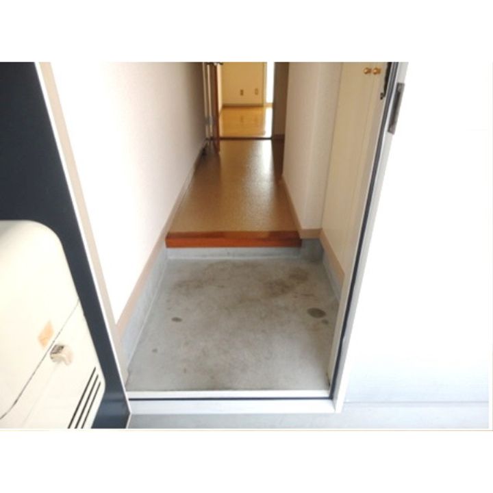 ハイムサンライズB105の玄関