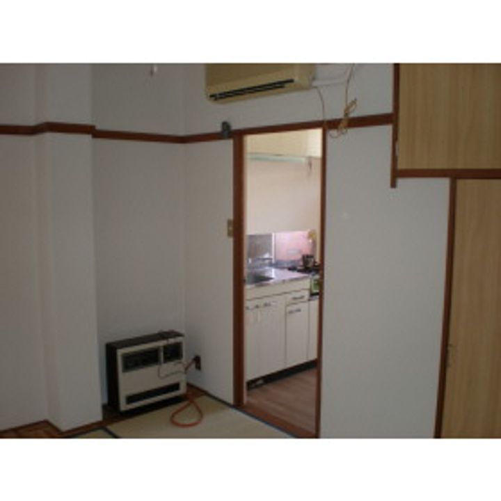 深志ハイム202の居間