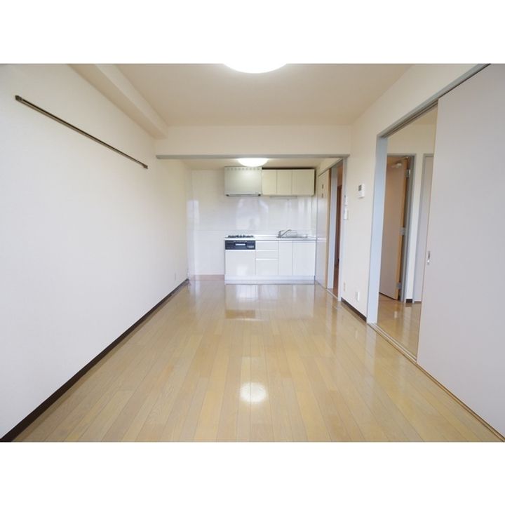 渚スクウェアビレッジ202の居間