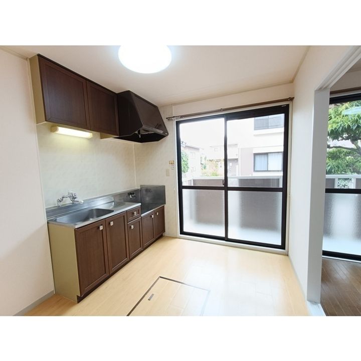 シャルム若里 C棟110のキッチン