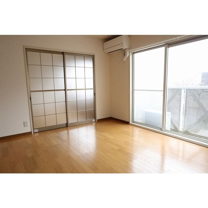 フレグランス若槻 A・BA102の居間