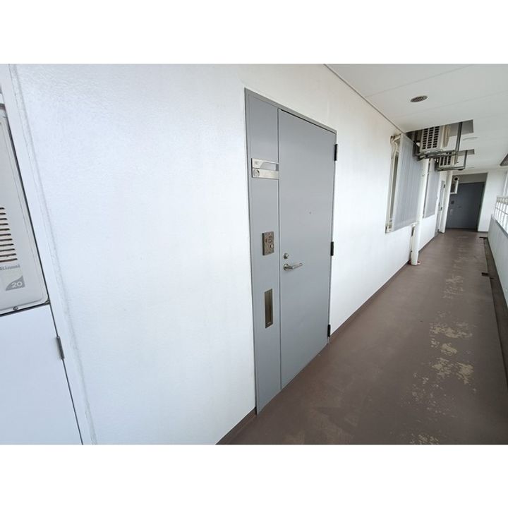 プライムハイツR・Kの玄関