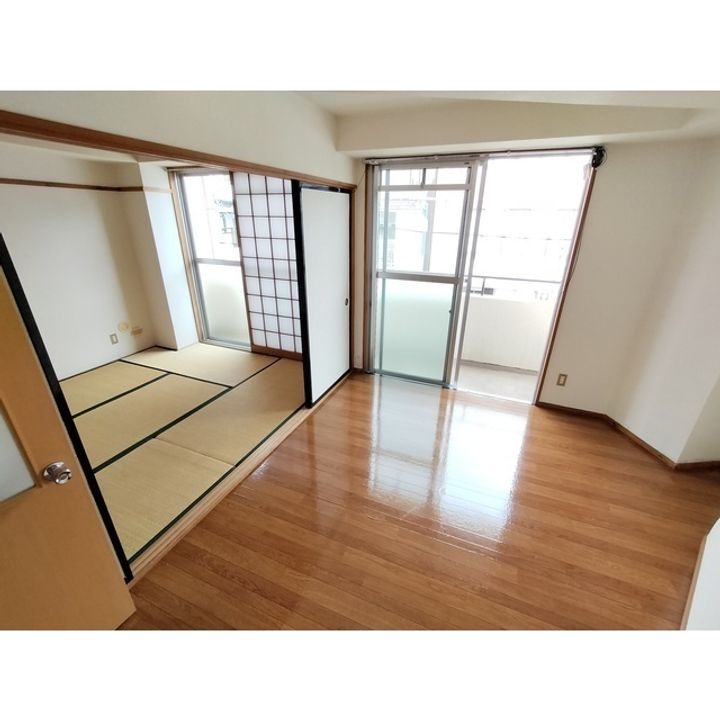 松田屋ハイツ205の居間
