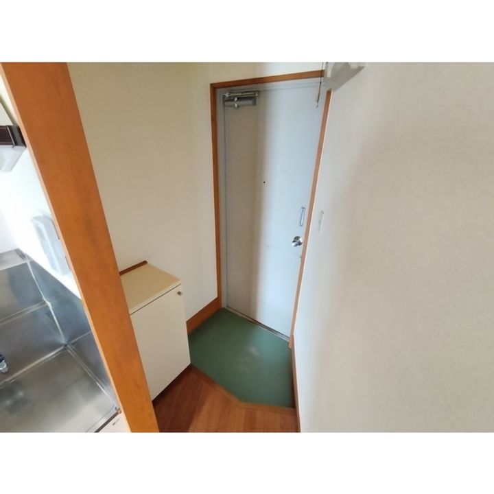 松田屋ハイツ205の玄関