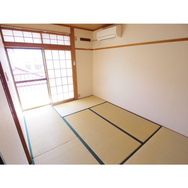 ハイツサンリバー202の居間