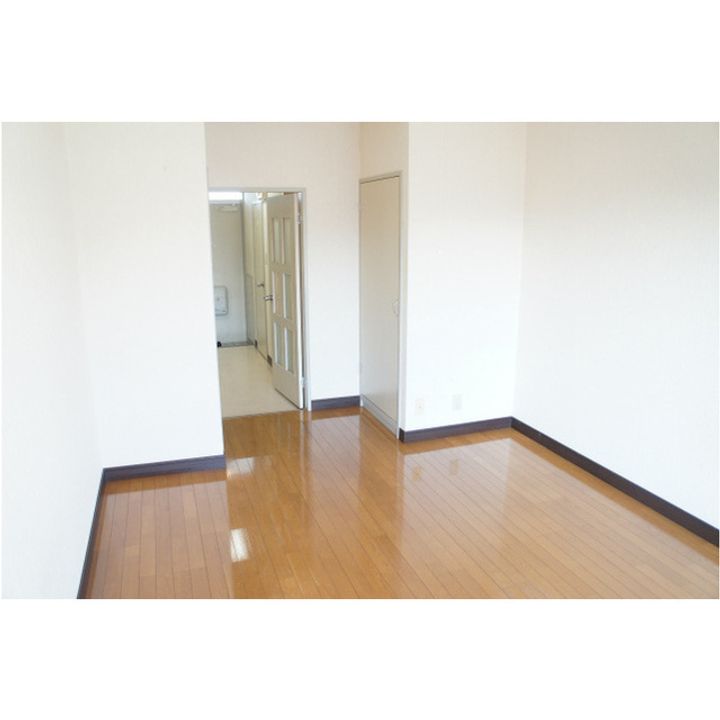 メゾンりんどう302の居間