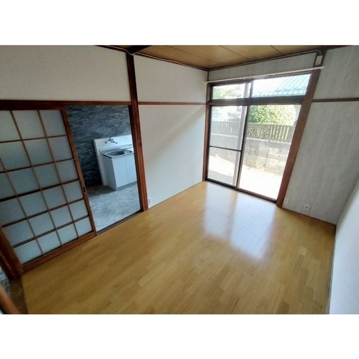 ハイツ岩村08の居間