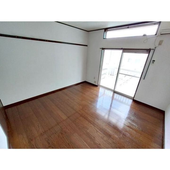 ファンタジー21 D棟108の居間