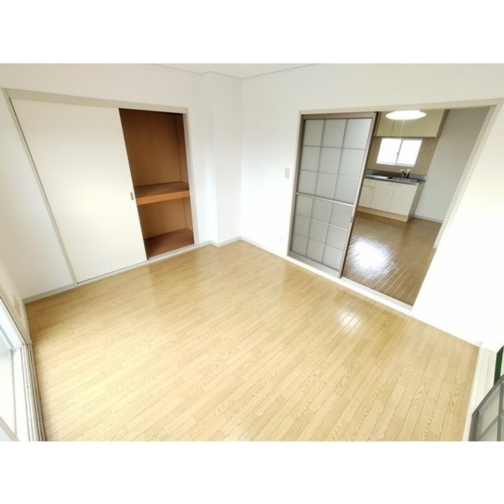 ベルメゾン本堂W202の居間