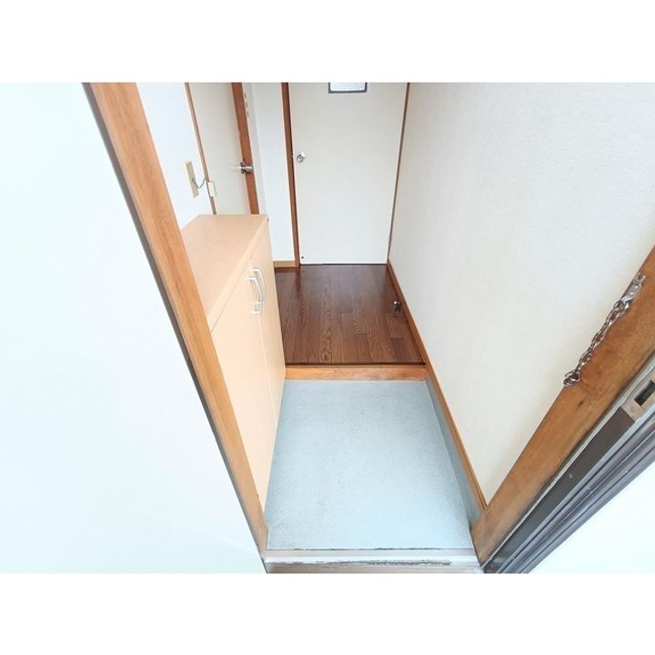 ハイツサイドパーク205の玄関