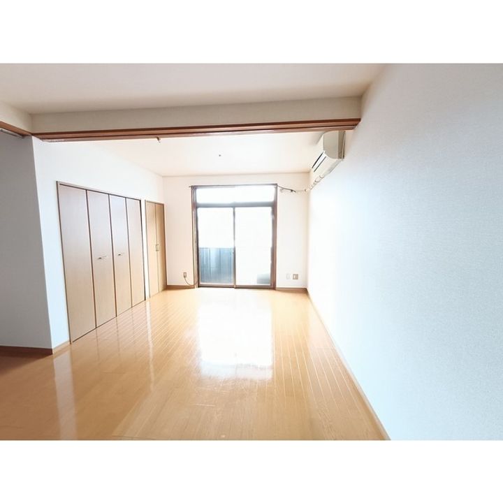ハイツサイドパーク205の居間