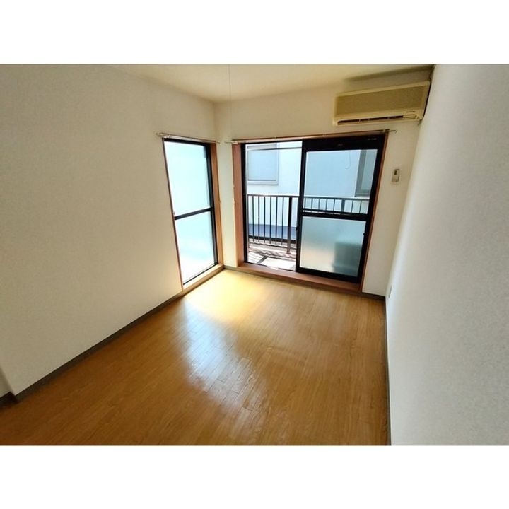 若里MW202の居間