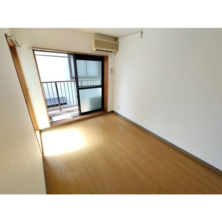 若里MW202の居間