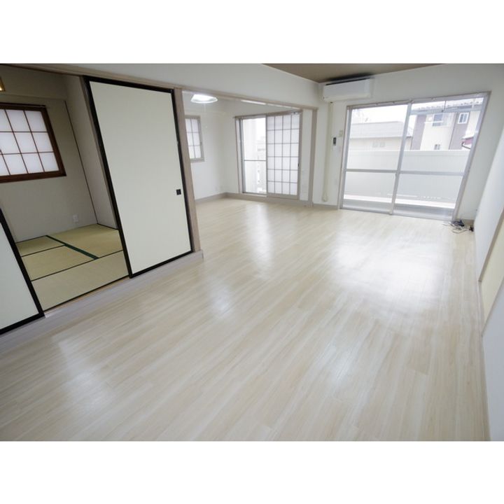 岡田ハイム301の居間