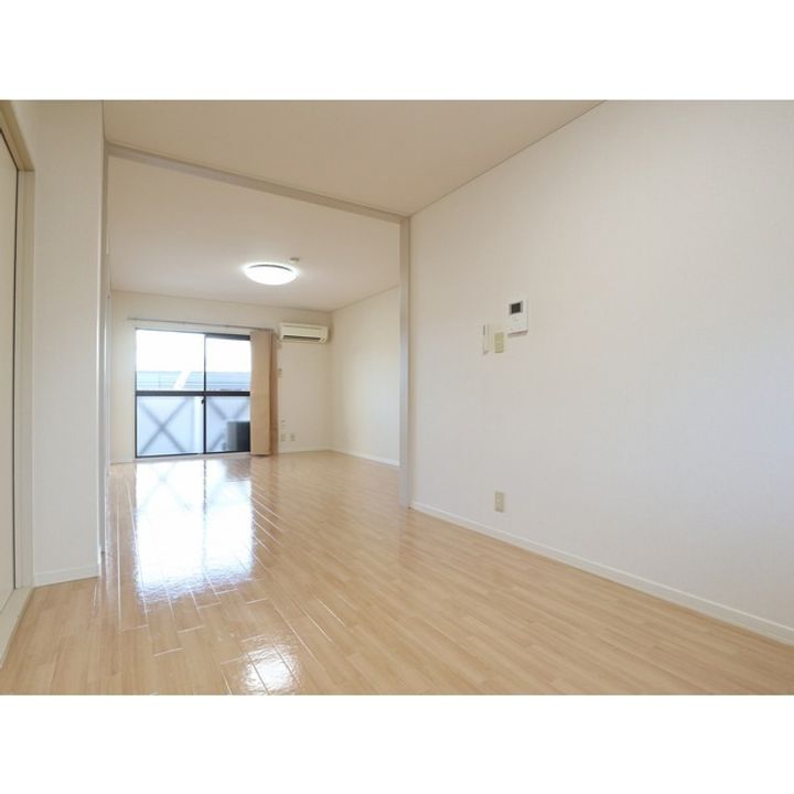 コート岡田屋 A棟の居間